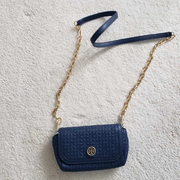 Tory Burch Handbags - Tory Burch's Bryant Quilted Small Cross-body